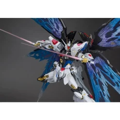 METAL BUILD : STRIKE FREEDOM + WING OF LIGHT