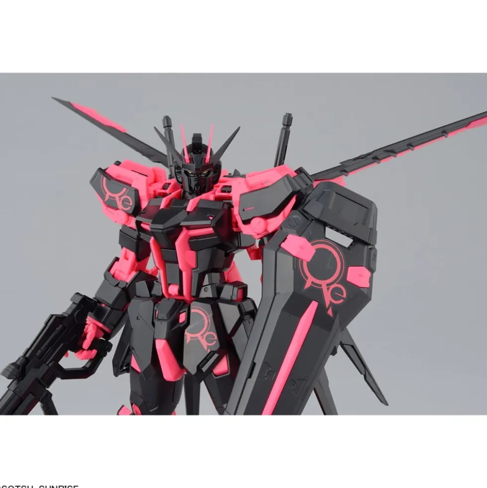 MG 1/100 AILE STRIKE GUNDAM Ver.RM (Recirculation Color / Neon Pink) (GAT-X105+AQM/E-X01)