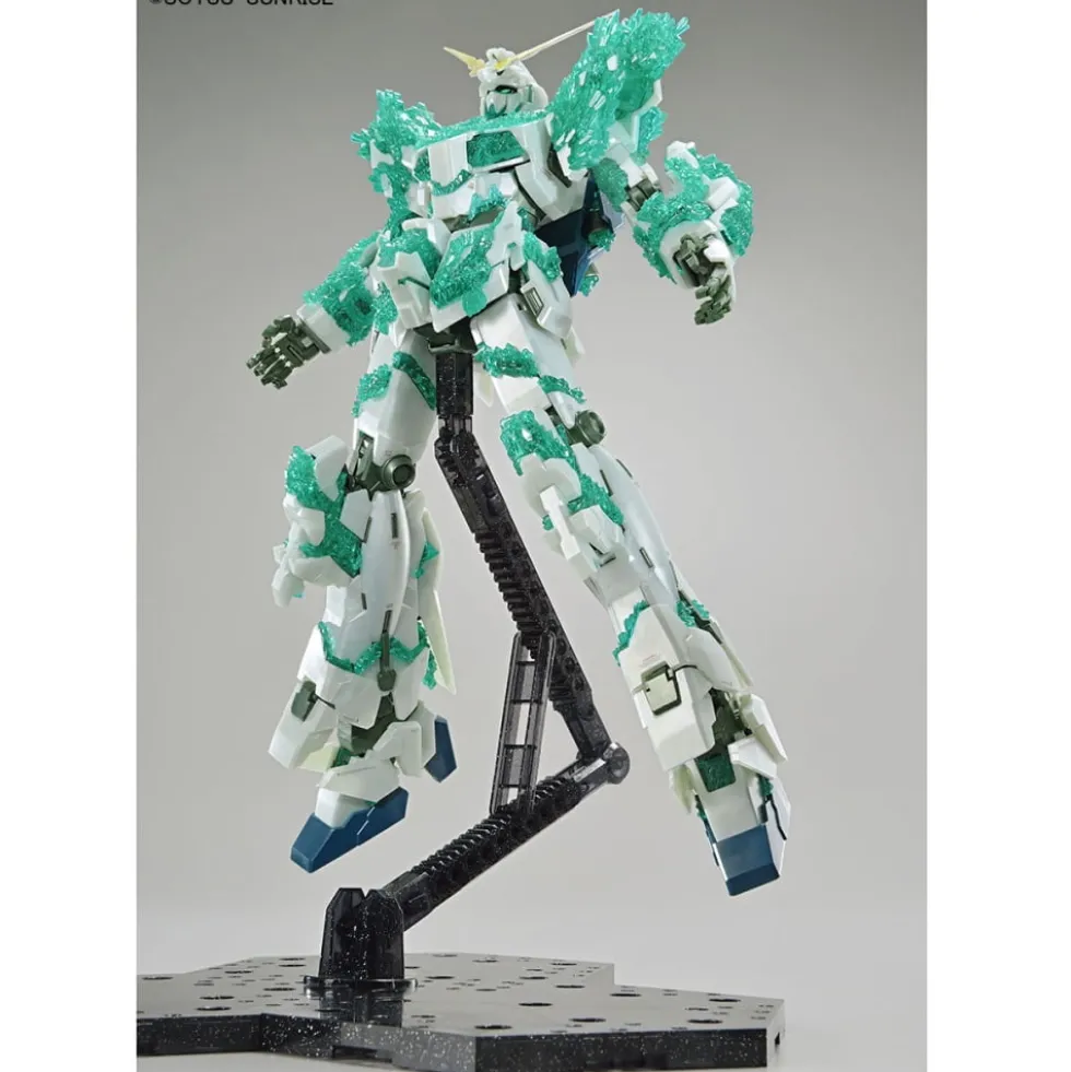 MG 1/100 UNICORN GUNDAM (LUMINOUS CRYSTAL BODY)
